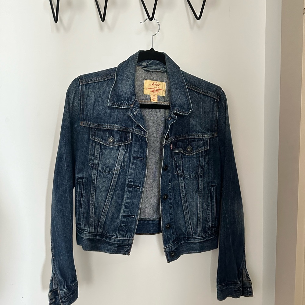 Levi’s denim jacket size small